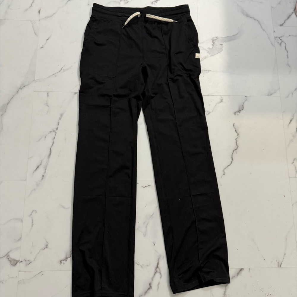 Vuori Halo Essential Wideleg size Medium